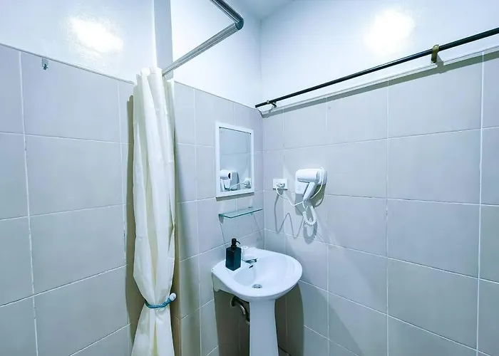 Citispace 1br Condotel At Ridgewood Towers Near Bgc Airport #rw09a Manila
